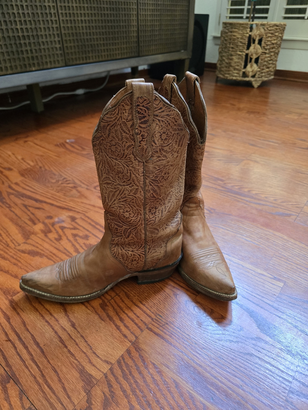 Nocona Vintage Floral Tooled Leather Cowboy Boots Womens Size 6.5 B Style 4102